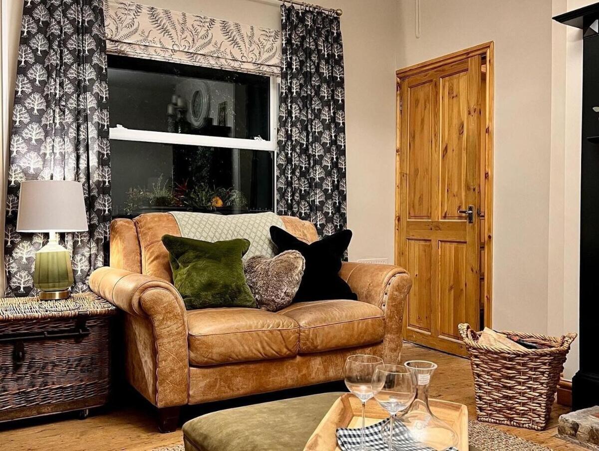 6 - Central Location - Entire House - Free Parking Merthyr Tydfil Exterior foto